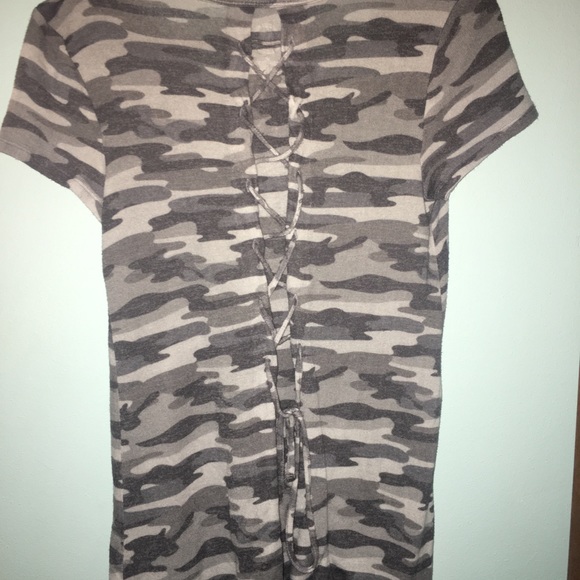 camo tie-back shirt - Picture 2 of 3